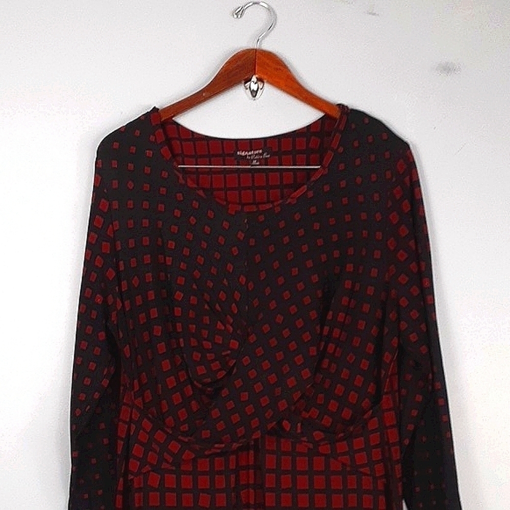 Signature Robbie Bee Burgundy Black Quarter Sleeve Print Shift Dress